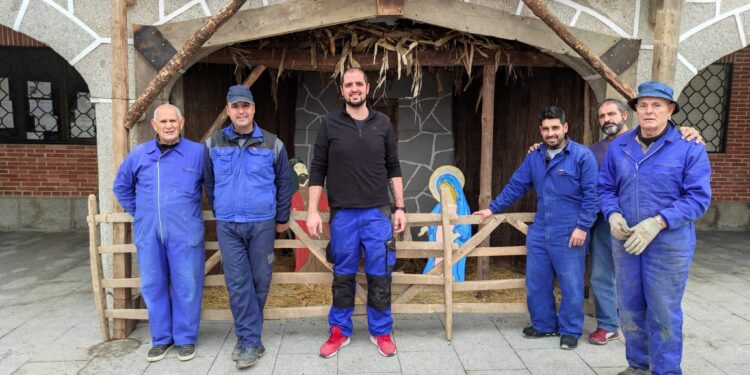 Manos a la obra en Santiago de la Puebla: comienzan los preparativos para el esperado belén viviente del día 26