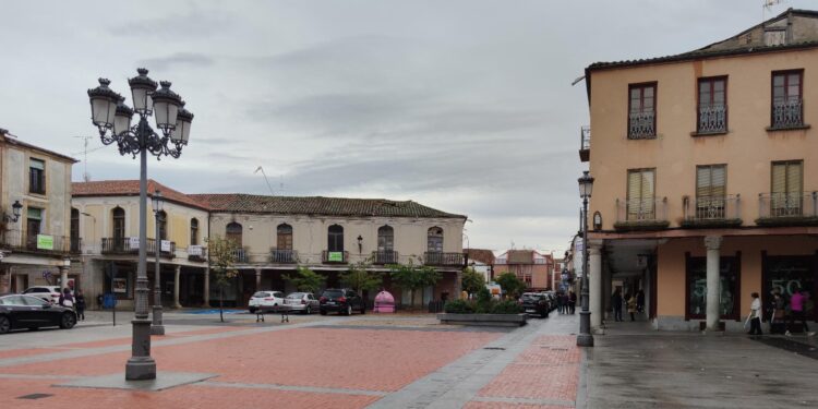 Peñaranda en Común (PEC) propone la instalación de cargadores eléctricos en las farolas del municipio