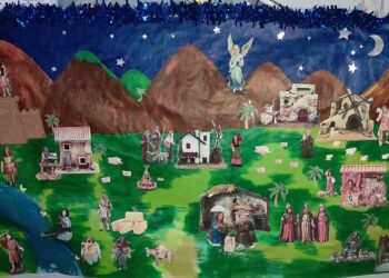 Los profesores del «Unamuno» convertidos en protagonistas de un original belén que ya puede verse en Peñaranda