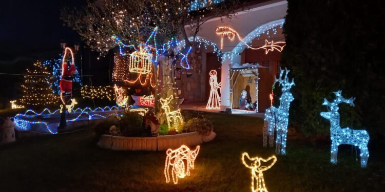 Casa Fuchile: el maravilloso espectáculo de la Navidad que ilusiona a gente de todas las edades en Santiago de la Puebla