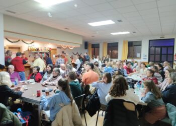 Animada tarde en El Campo de Peñaranda con un bingo benéfico y una sorprendente experiencia de realidad virtual