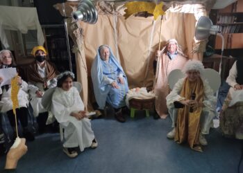 «Escenas de Navidad» transforma la residencia del Sagrado Corazón, de Peñaranda, en un animado belén viviente