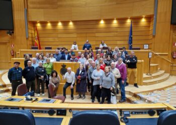 Un grupo de peñarandinos visita en Madrid el Congreso y el Senado acompañado por el senador Fran Díaz