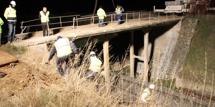 El puente «fantasma» de Cantaracillo: nueve años de promesas incumplidas y un pastor que mantiene viva la reivindicación
