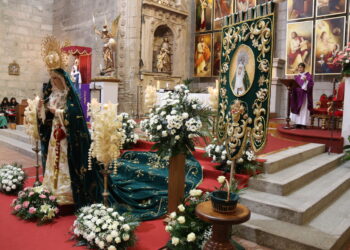 La fiesta de Nuestra Señora de la Esperanza congrega a decenas de devotos en el besamanos celebrado en Peñaranda