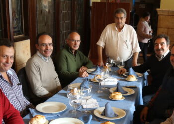 Agricultores de la comarca comparten mesa y mantel en un encuentro navideño y brindan por el nuevo año 2023