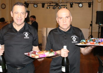 Peñaranda brinda con sus mayores en la fiesta navideña celebrada en el centro social y organizada por el Ayuntamiento