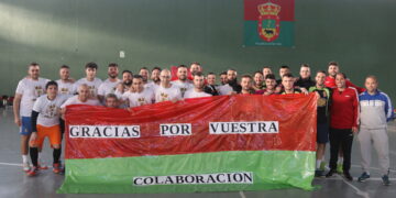 Paradinas de San Juan despide el año con un partido de fútbol sala en el que se han recogido alimentos para Cruz Roja