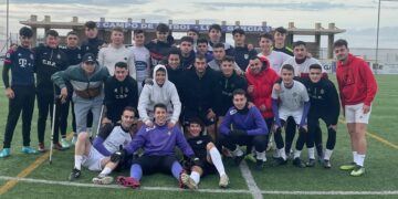 La pachanga vuelve al estadio municipal «Luis García», de Peñaranda, en una tarde gélida pero con ganas de fútbol