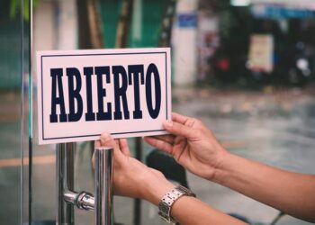 La Junta autoriza una decena de fechas de 2023 para la apertura de establecimientos comerciales en domingos y festivos