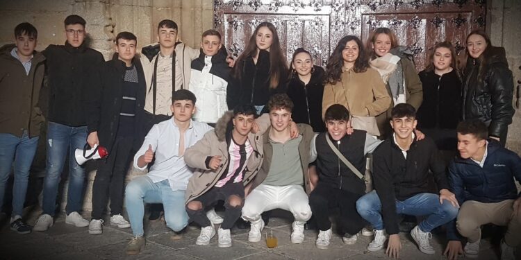 Los quintos de Macotera «calientan motores» para celebrar su fiesta el próximo martes y recorrer las calles de la villa