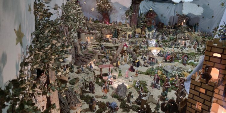 Últimos días para contemplar en Peñaranda el conocido «belén del monaguillo», obra de José María Poveda