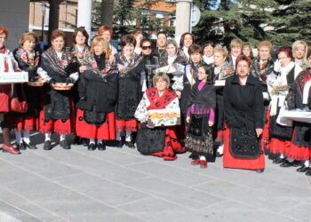 Las aguederas peñarandinas, fieles a la tradición durante más de dos décadas tomando el mando en la localidad