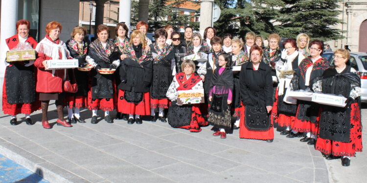 Las aguederas peñarandinas, fieles a la tradición durante más de dos décadas tomando el mando en la localidad