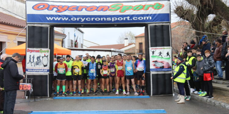 Carlos Gallego y Verónica Sánchez se llevan el triunfo en la X edición de la Carrera del Roscón de Paradinas de San Juan