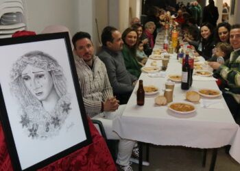 La cofradía de la Esperanza estrena su casa de hermandad en Peñaranda con una alubiada amenizada por Dale Kaña 2.0