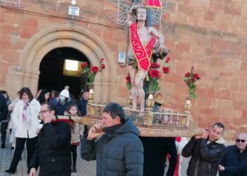 Villoruela festeja a San Sebastián con misa, procesión y un baile en el edificio multiusos para animar la hora del aperitivo