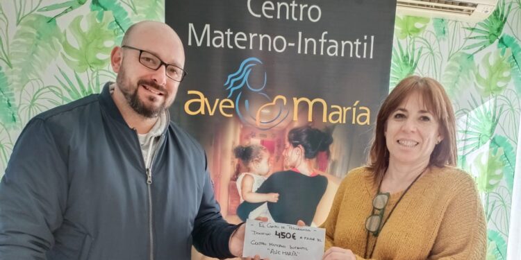 El Campo de Peñaranda entrega al centro materno infantil Ave María los 450 euros del bingo benéfico de las fiestas