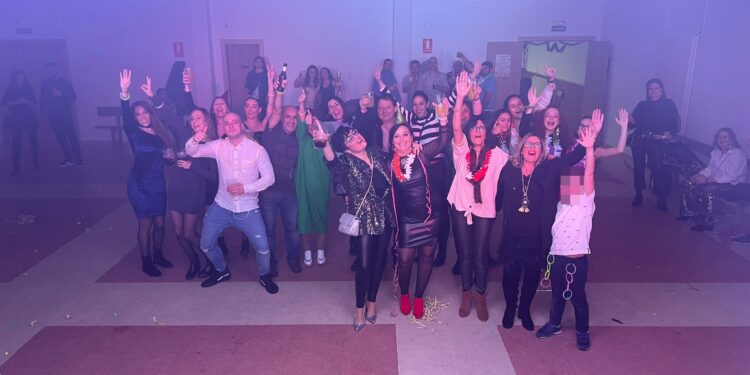 El Campo de Peñaranda cierra sus fiestas de los Santos Inocentes dando la bienvenida al 2023 con la discomóvil Arte