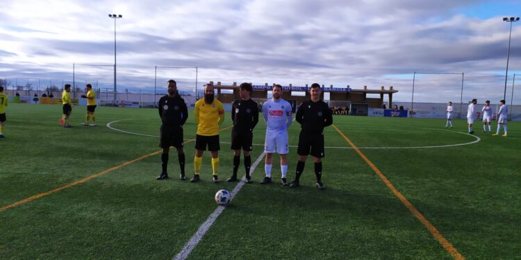 El Peñaranda cae goleado ante el Mojados en un encuentro con «lluvia» de tarjetas amarillas para ambos equipos