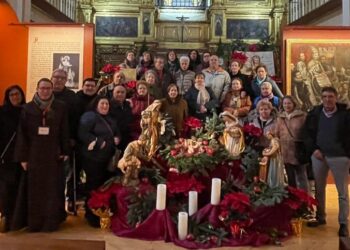 Vecinos de Villaflores visitan en Alba la exposición «Teresa de Jesús: Mujer, Santa y Doctora» que puede verse hasta el día 25