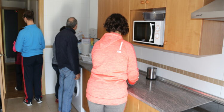 Acopedis ofrece ya servicios de vivienda tutelada a 35 usuarios en Peñaranda y sigue en alza la demanda de este tipo de asistencia