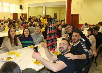 Palaciosrubios disfruta de un gastronómico día de San Blas con desayuno tradicional y paella en el edificio multiusos
