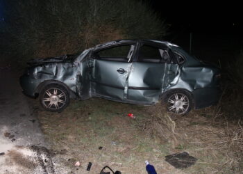 Un varón resulta herido en una espectacular salida de vía justo en la entrada a Peñaranda por la autovía A-50