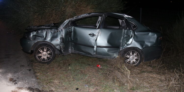 Un varón resulta herido en una espectacular salida de vía justo en la entrada a Peñaranda por la autovía A-50