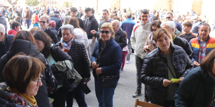 Macotera se vuelca con Manos Unidas y desborda las previsiones de la Operación Bocata con más de 600 bocadillos vendidos