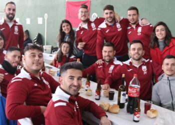 Más de 500 personas disfrutan en Paradinas de San Juan de la fiesta de la matanza tradicional que se prolongará hasta la noche