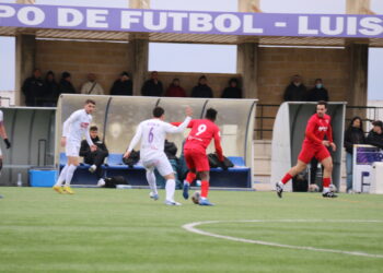 Un gol de Álvaro en el minuto 80 resuelve a favor del Ribert el duelo provincial frente al Peñaranda en Regional de Aficionados