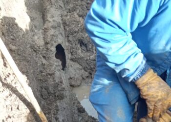 Una avería en la red de abastecimiento mantiene a Macotera sin agua desde esta madrugada y obliga a llevar varias cisternas