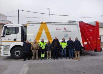 Cantalapiedra-Las Villas recibe un nuevo camión para la recogida de residuos sólidos subvencionado por la Junta de Castilla y León