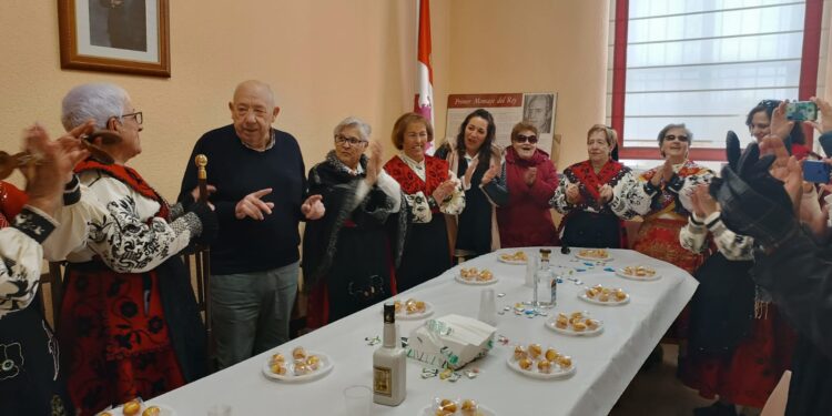 Las mujeres de Villaflores inician por todo lo alto los actos festivos en honor de Santa Águeda que seguirán mañana, domingo