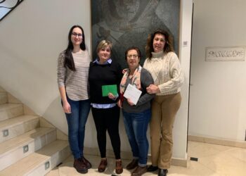 La chocolatada de las aguederas peñarandinas logra recaudar 250 euros para la Asociación Española Contra el Cáncer