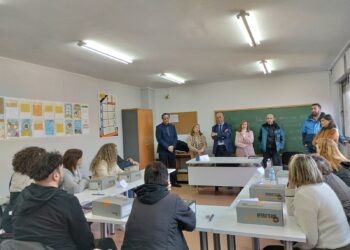 «Peñaranda activa» mejorará la cubierta y valla perimetral de las piscinas y los aseos del pabellón polideportivo municipal