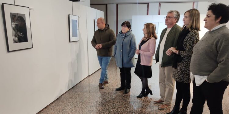 11 instantáneas optan a anunciar la Semana Santa de Peñaranda y forman una exposición en la que predominan los cristos