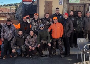 Cazadores de Peñaranda y Valdecarros comparten una montería en el coto de San José en la localidad charra de Las Veguillas