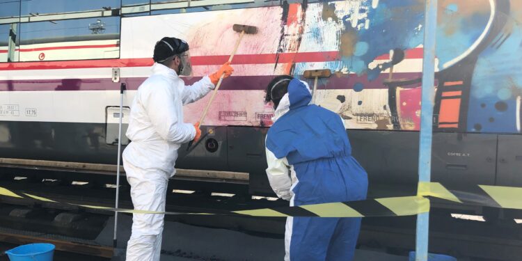 El vandalismo grafitero en los trenes de Renfe genera un coste a la ciudadanía de más de 25 millones de euros