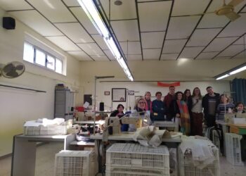 Macotera recibe la visita de jóvenes médicos salmantinos que están disfrutando de un día para descubrir la localidad