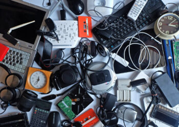 El instituto de Peñaranda participa en el concurso de recogida de residuos eléctricos y electrónicos «Otro final es posible»