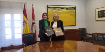 La Junta de Castilla y León y Pyfano acercan a la comunidad educativa la problemática del cáncer infantil-juvenil