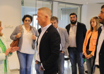 Ander Gil protagoniza la primera visita institucional a Peñaranda de un presidente del Senado de España