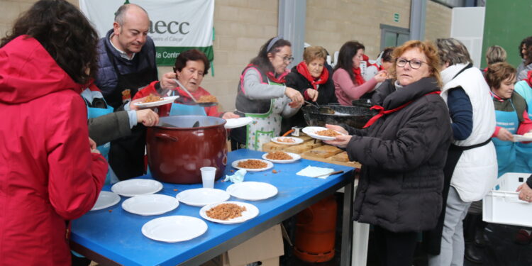Aldeaseca de la Frontera clausura la fiesta matancera con una concurrida comida popular a base de chichas y huevos fritos