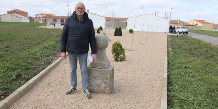 Bóveda del Río Almar crea dos nuevas zonas ajardinadas tras la recuperación de sendos espacios públicos degradados