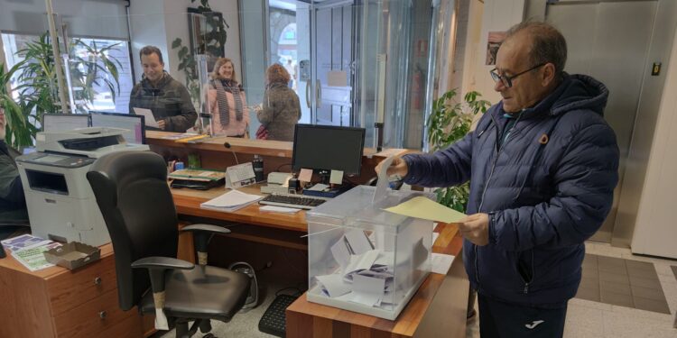 A buen ritmo la votación presencial de los Presupuestos Participativos en Peñaranda aunque con problemas en la «online»