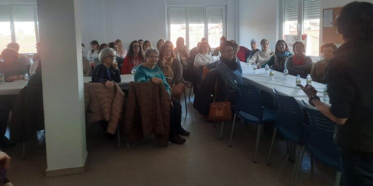 Villoria celebra el 8M con una charla sobre oportunidades para las mujeres rurales seguida de una chocolatada en el centro social