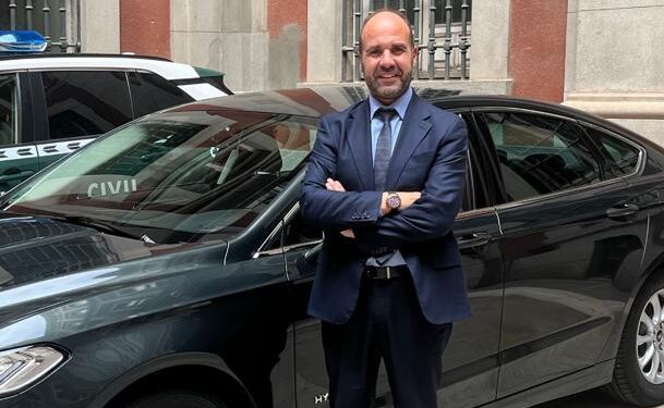 José Arias, conductor oficial: «Preparar la oposición durante año y medio ha sido durísimo pero el esfuerzo tiene su recompensa»