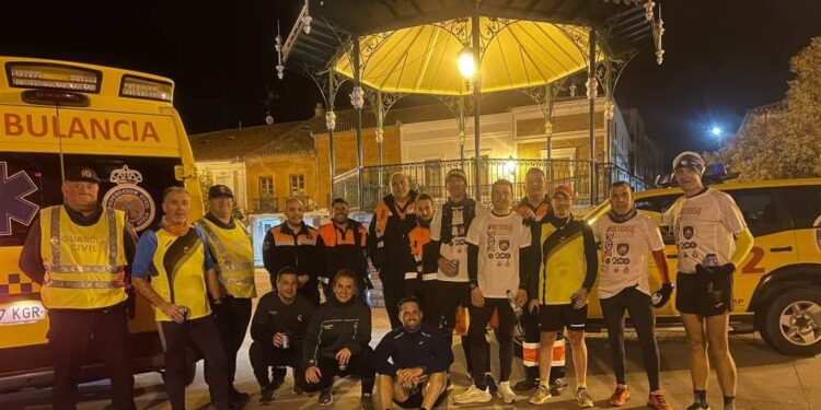 Peñaranda recibe al equipo de la I Vuelta a España Running por relevos Non-Stop que recauda donativos para la Fundación 15Q